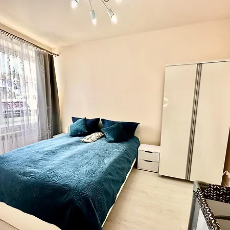 Vistula Centrum 4 *